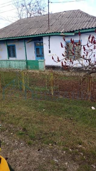 Casa nelocuibila bătrânească Sculeni - Poză 2