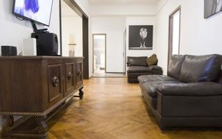 De vanzare Apartament cu 4 camere si dependite-  Ultra central- strada sepcari 9 - Poză 3