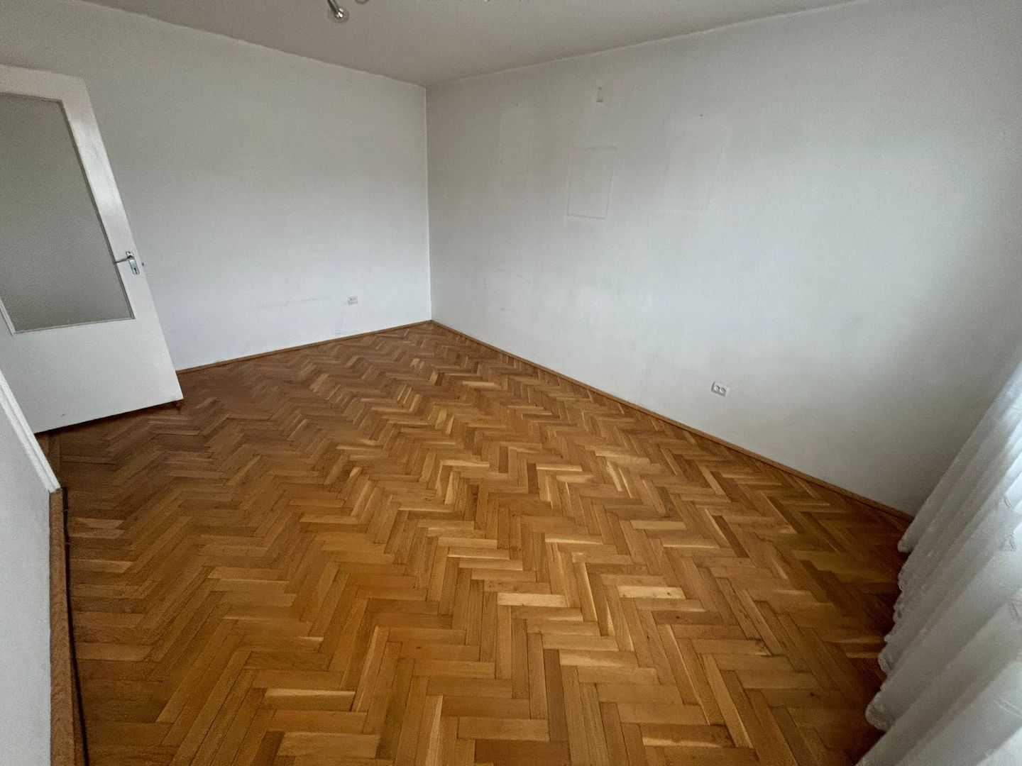 APARTAMENT CU 4 CAMERE ZONA DÂMBU CU 90mp - Poză 7