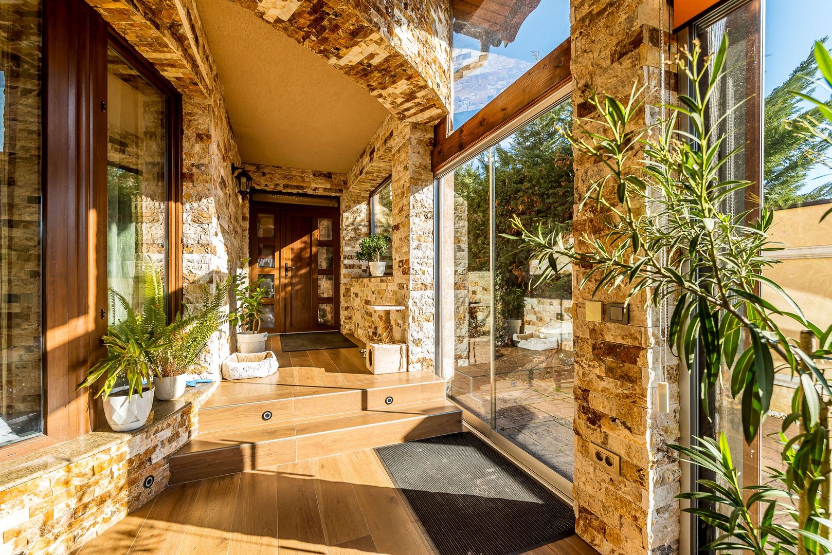 Casă SMART autonomă energetic, 4 dormitoare, Aradul Nou - Poză 2