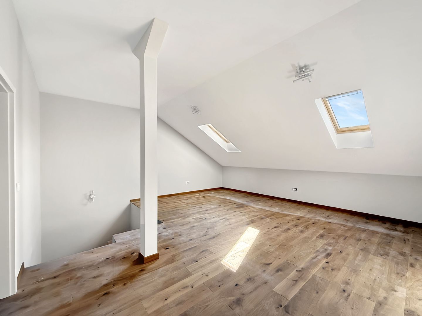 Dezvoltator - Case Premium într-un Cartier Privat. - Poză 15