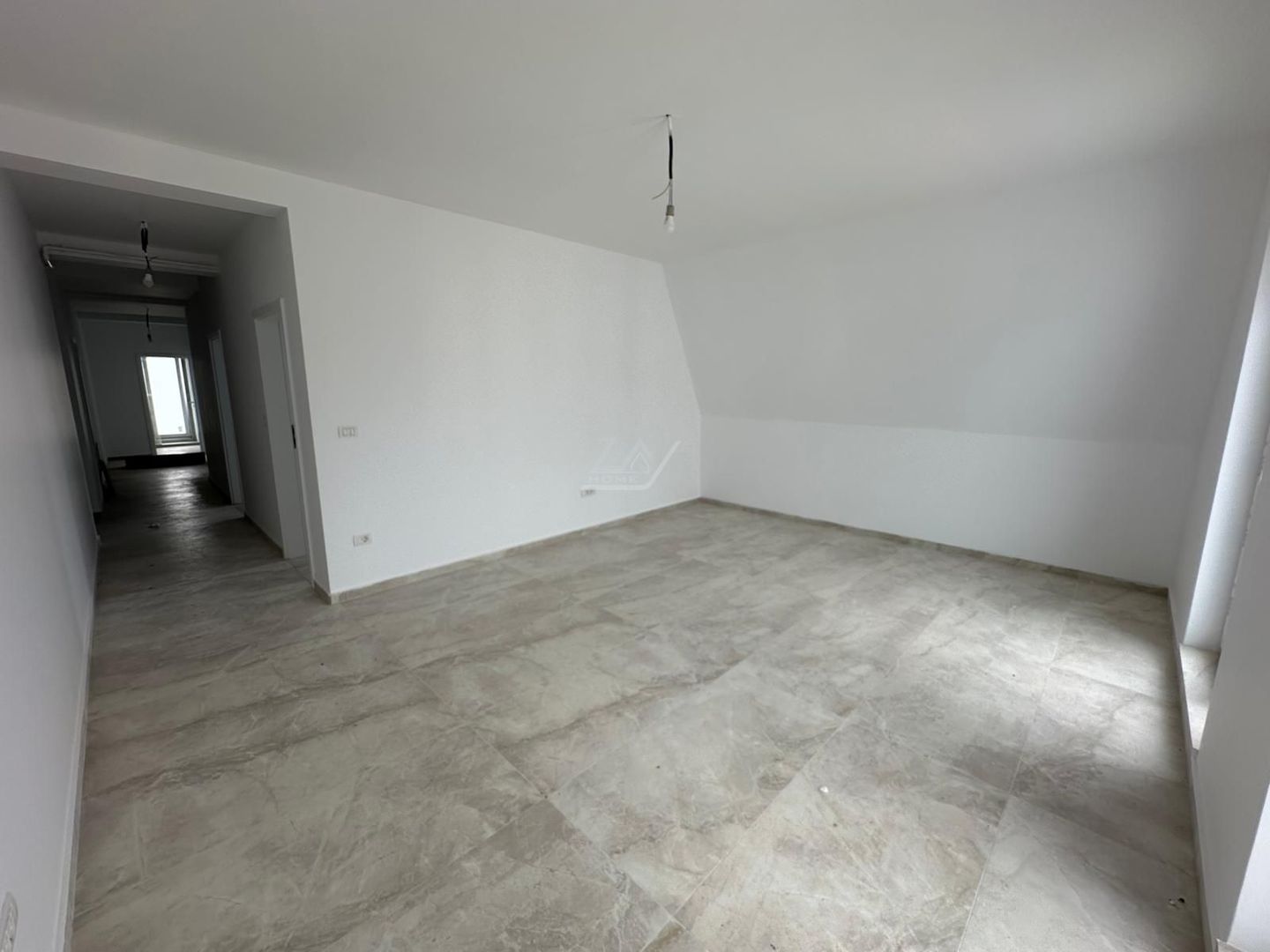 Lift. 2 terase 17 mp. 2 bai. 2 locuri de parcare. Decomandat. - Poză 2