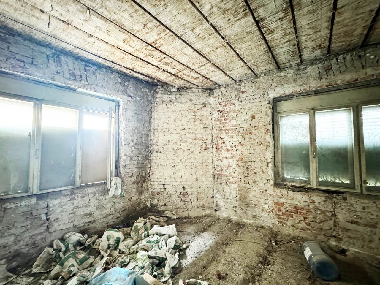 Apartament de renovat. Strada E. Gojdu, nr 18. - Poză 3