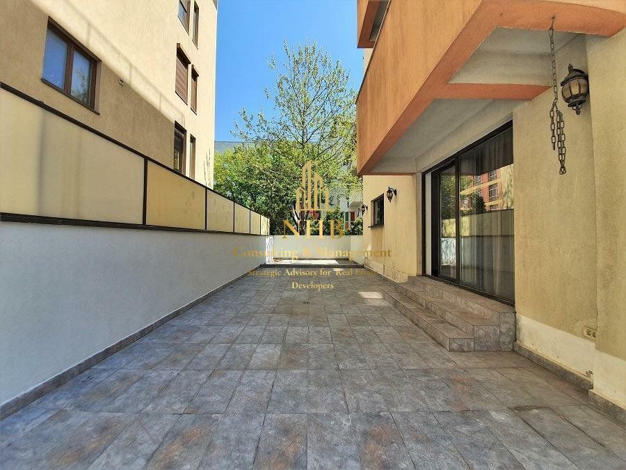 Apartamanet de vanzare - 3 camere - parter - terasa 110 mp - PARCARE -HERASTRAU - Poză 1