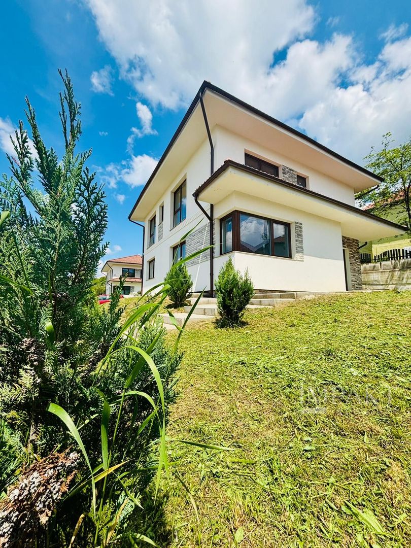 Casa individuala superba de vanzare in Chinteni! - Poză 1