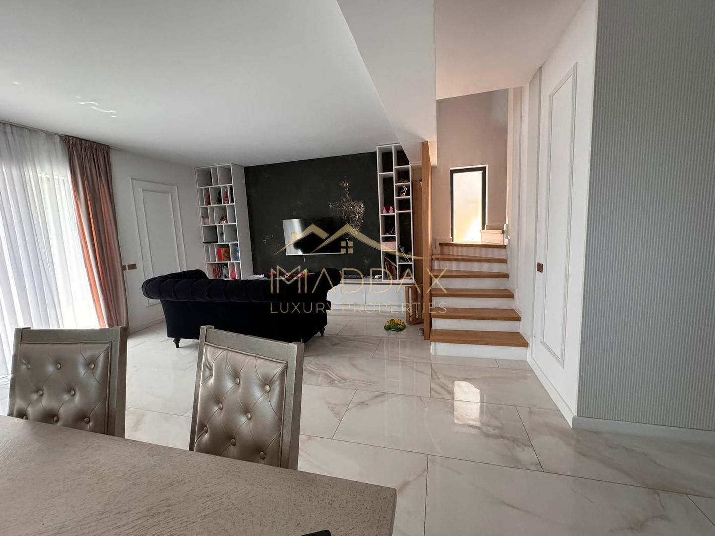 Vila moderna 6 camere // 190mp // teren 300mp / Tunari - Poză 8