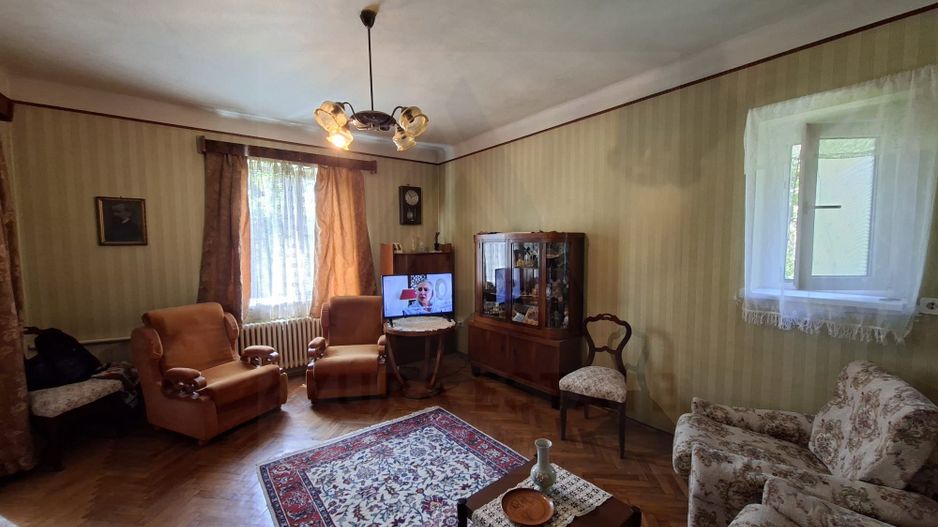 Casa individuala 185 mp utili S + P + E garaj si teren 777 mp Central - Poză 3