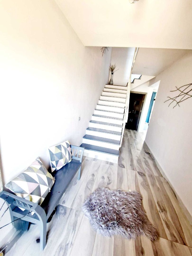 Casă modernă, complet mobilată, cu view deosebit! - Poză 2
