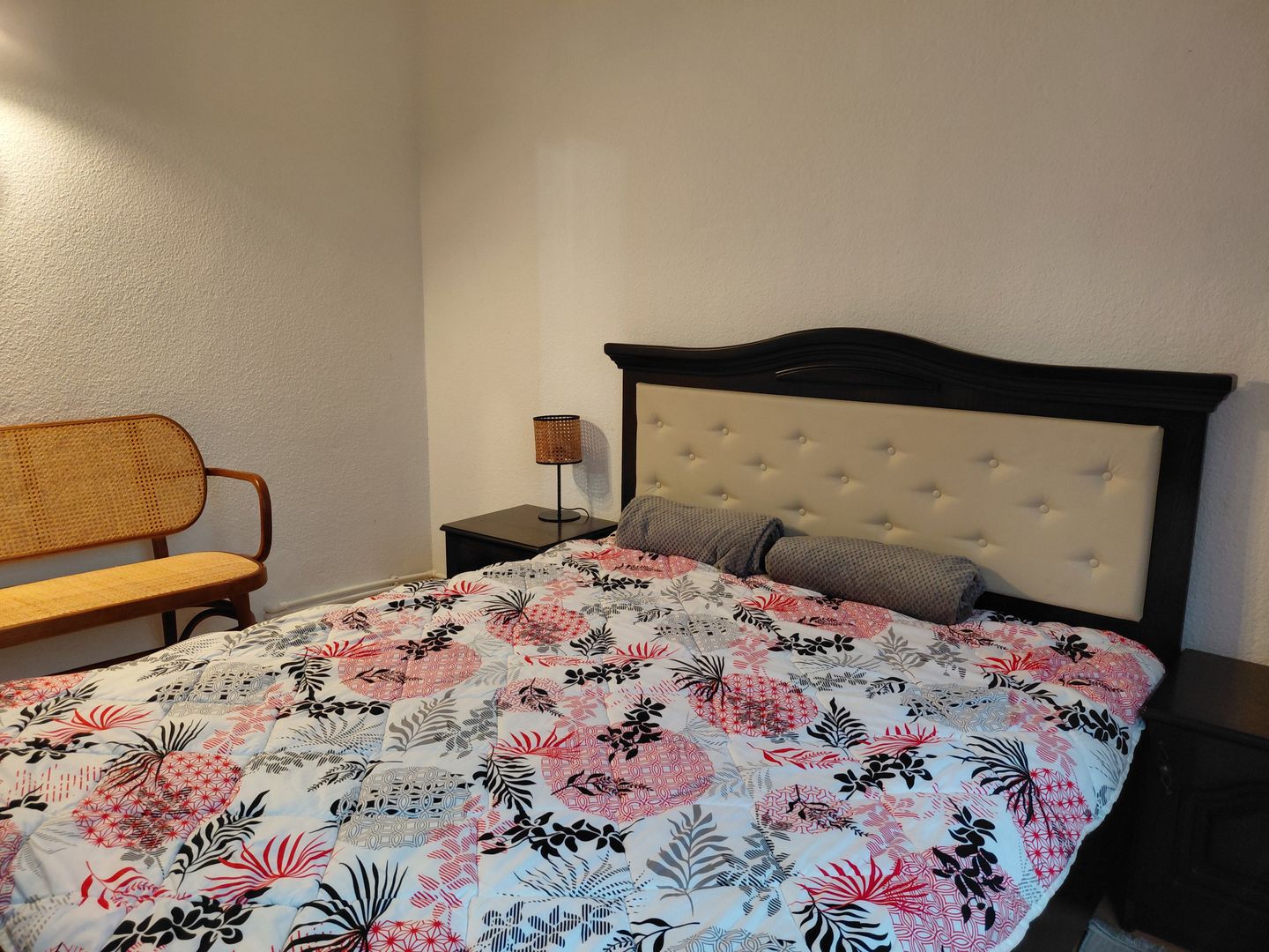 De inch iriat apartament 2 cam dec – Zona Baia Comunală, parter - Poză 13