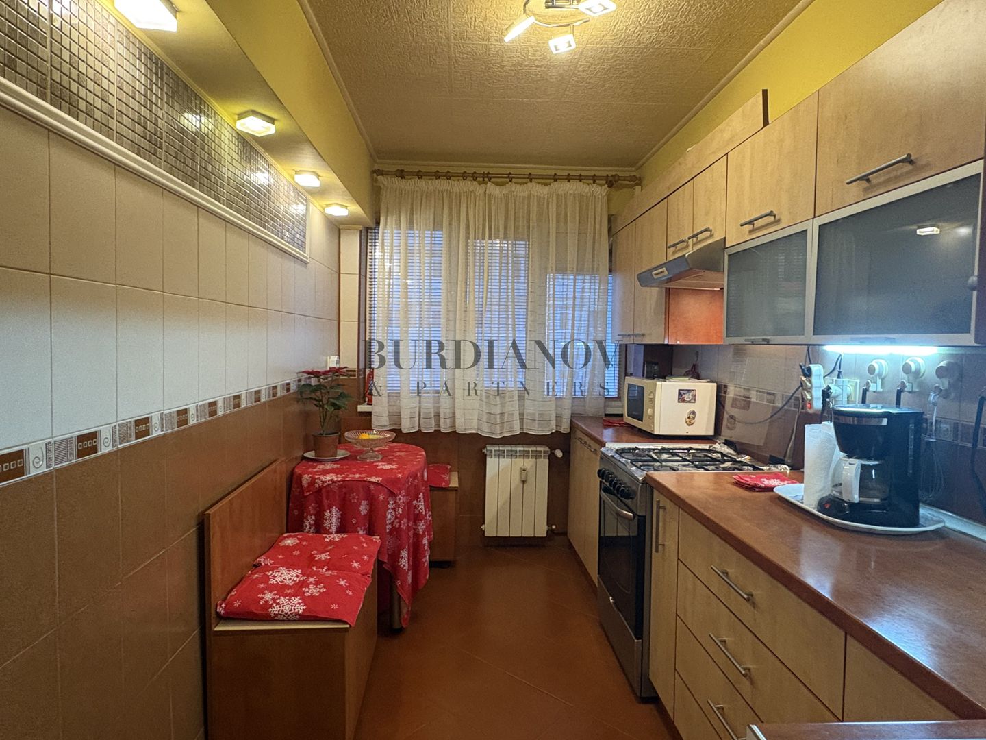 Apartament cu 3 camere - Ferdinand- Str. Avrig - Metrou Piața Iancului - Poză 4