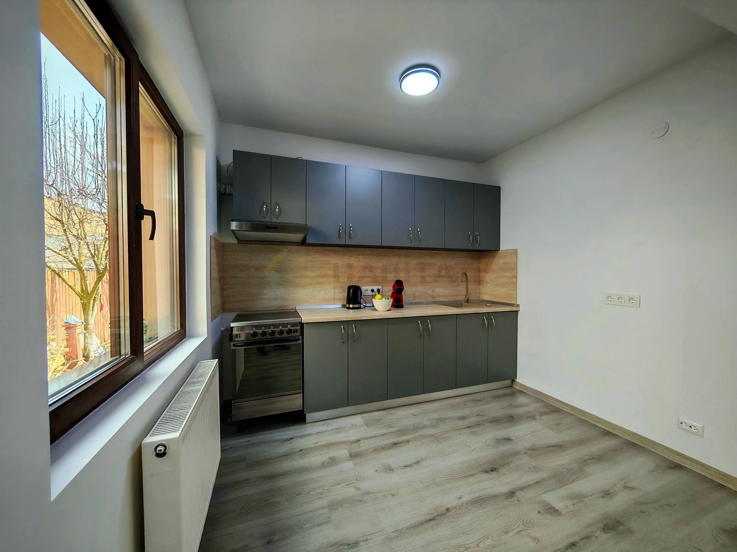 Vilă Individuală cu o curte generoasa zona Aparatorii Patriei - Poză 32