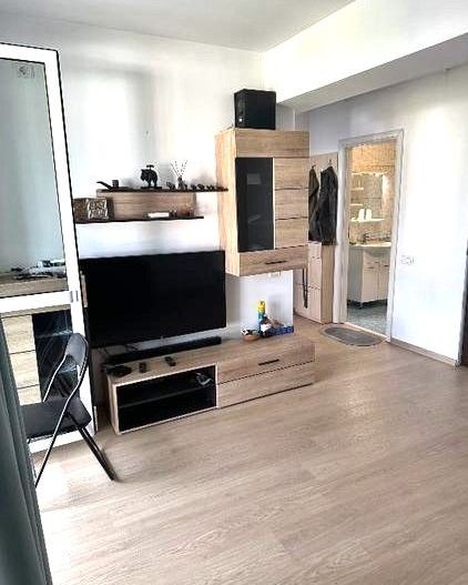 🏡 Închiriez Apartament cu 2 camere, centrală proprie, zonă liniștită - Poză 1