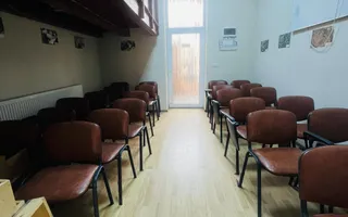 Apartament (pretabil pentru Birou ,Cabinet etc.) de vanzare in centru. - Poză 11