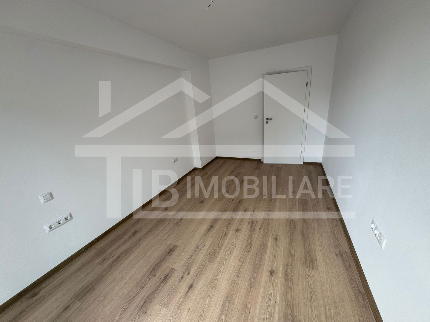 Apartament cu 3 camere, 80mp, parcare, boxa, Zona Maurer - Poză 4