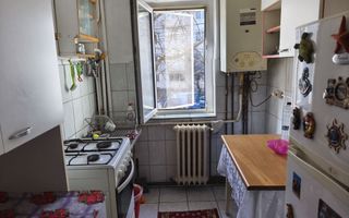 De Închiriat: Apartament 3 Camere, Zonă Liniștită, Mobilat și Utilat - Poză 7