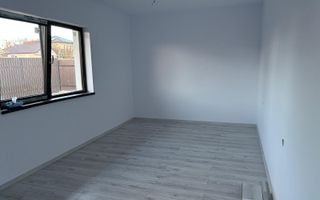 Casă la parter, Valea Lupului, strada Mihail Sadoveanu - Poză 3