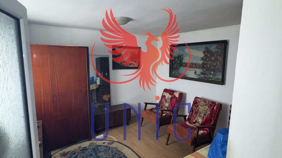 Casa situata in orasul Bals! - Poză 11