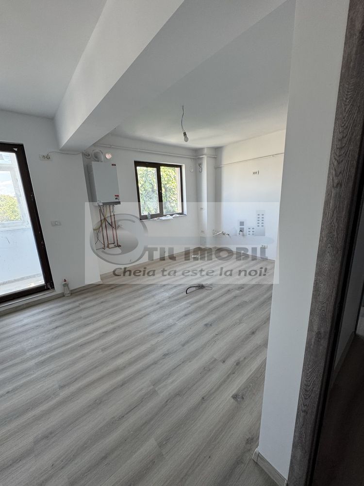 Apartament 4 camere, 109 mp,loc de parcare Tatarasi 220000 euro - Poză 2