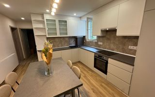 Apartament cu 3 camere, 66mp, Zona Semicentral - Poză 10