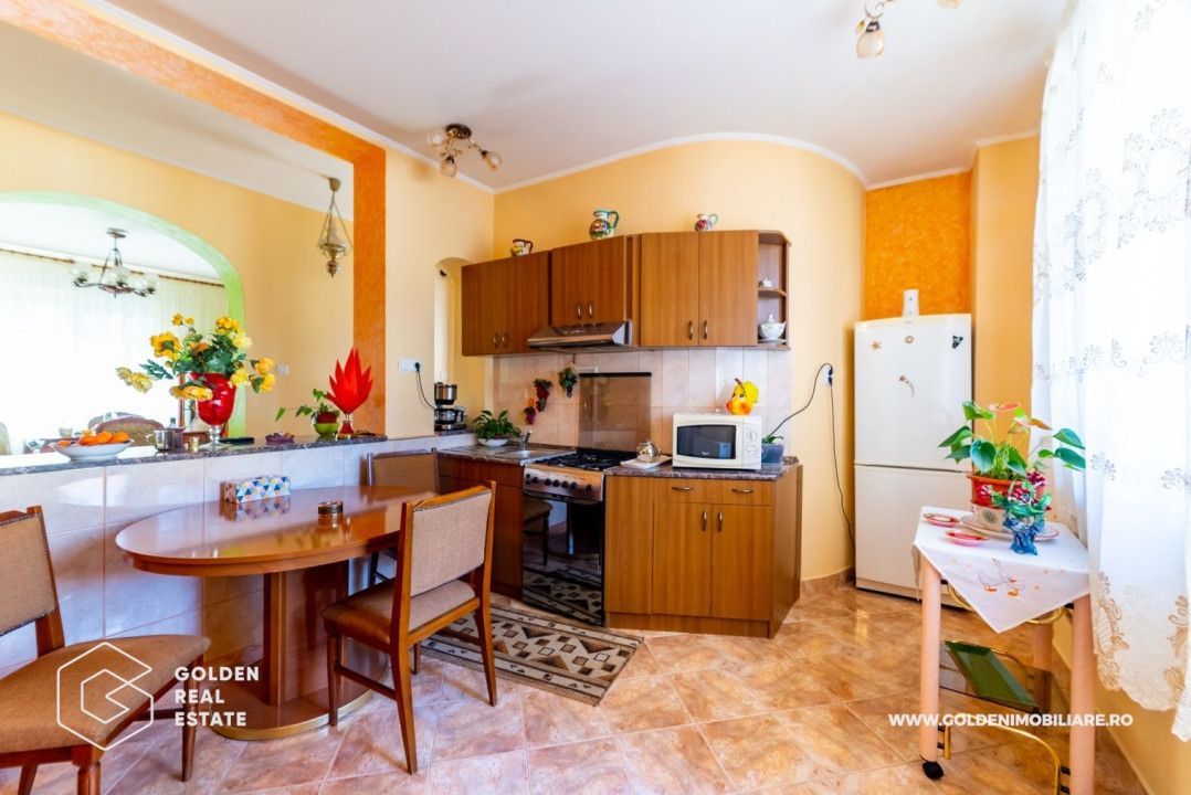 Vila moderna cu 3 apartamente, cartierul Functionarilor, teren 504 mp - Poză 12