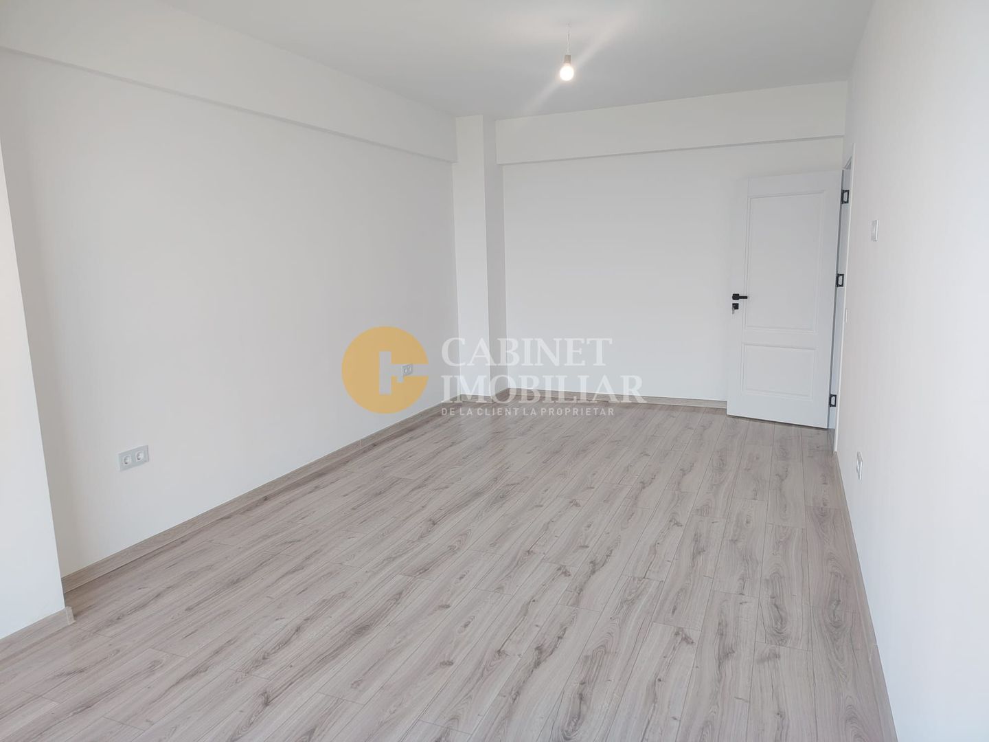 Apartament 2 Camere Decomandat + Parcare Subterană – Copou - Poză 2