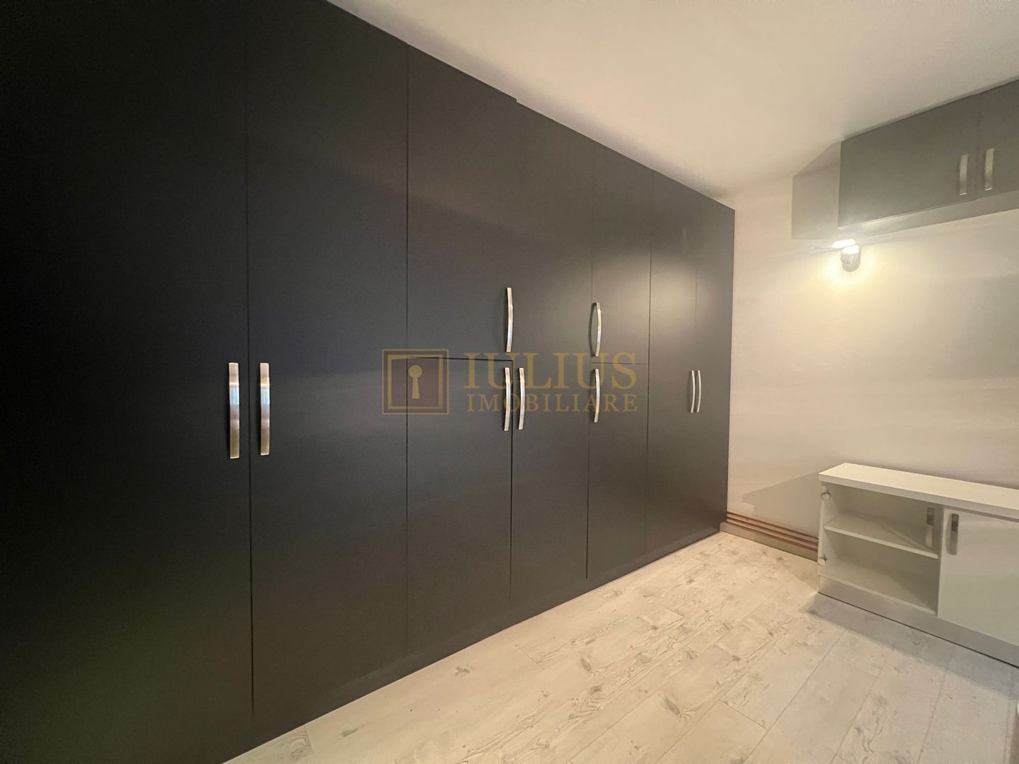 Soarelui, langa Parcul Padurice; centrala proprie, 2 bai. - Poză 5