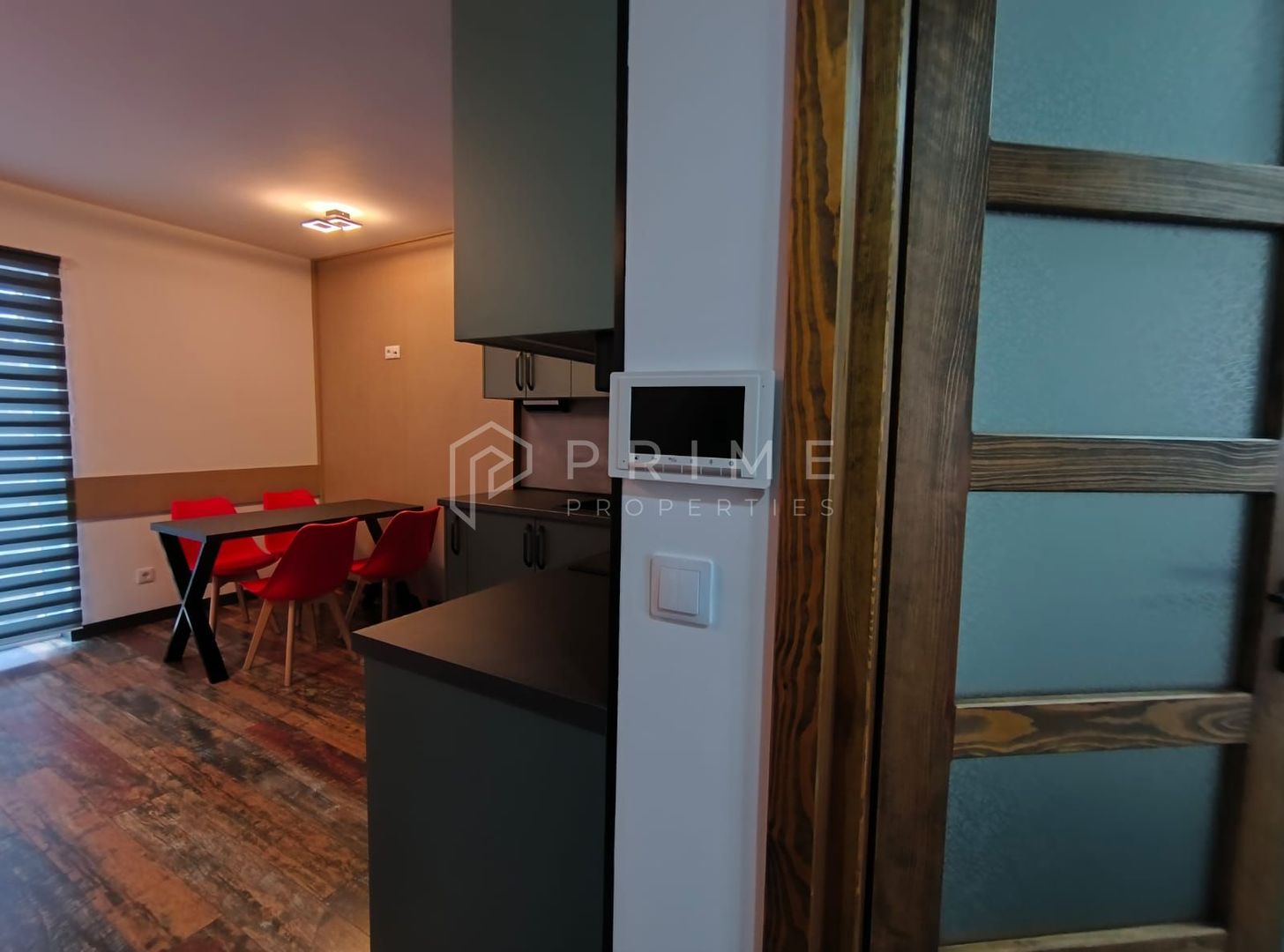 Apartament cu 3 camere la 3 minute de Spitalul Judetean - Poză 2