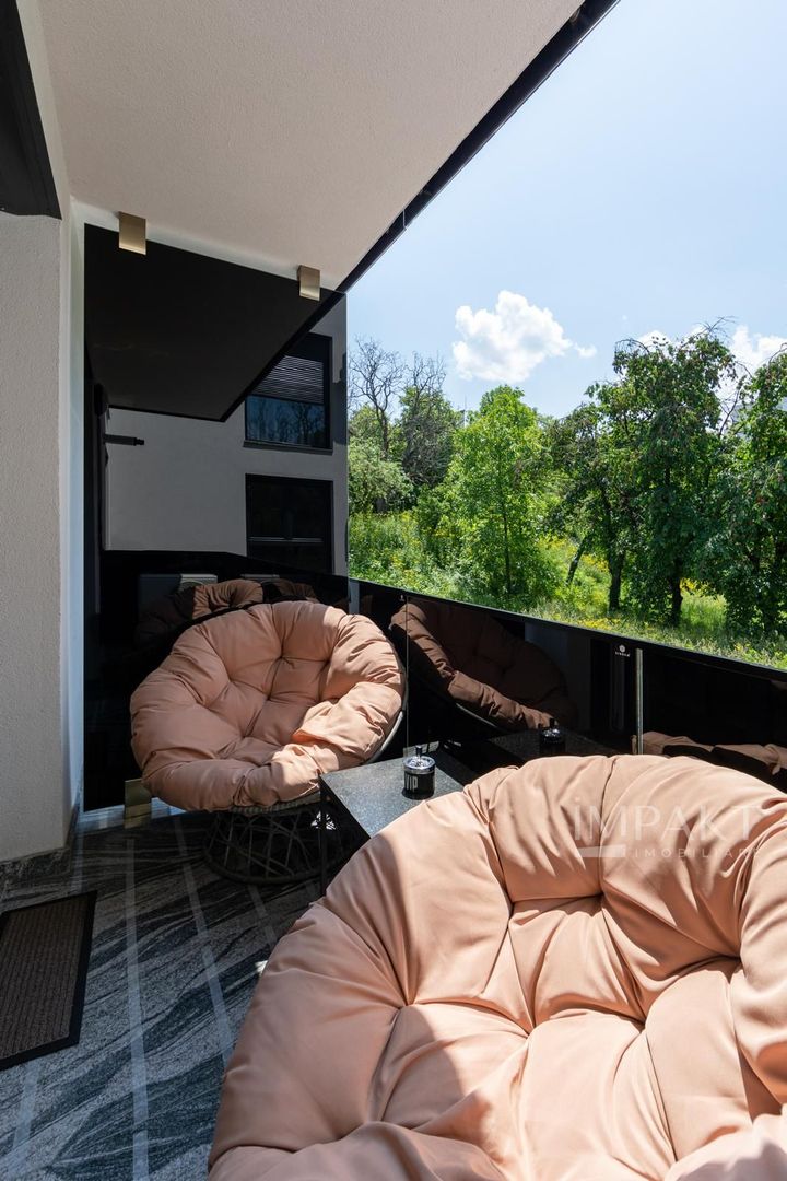 Apartamentcu 2 camere finisat lux in zona centrala - Poză 12