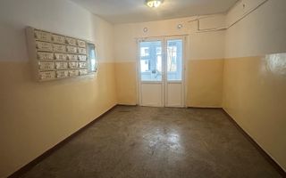 APARTAMENT 3 CAMERE DECOMANDAT FRUMOASA  NICOLINA  135000 EURO - Poză 4