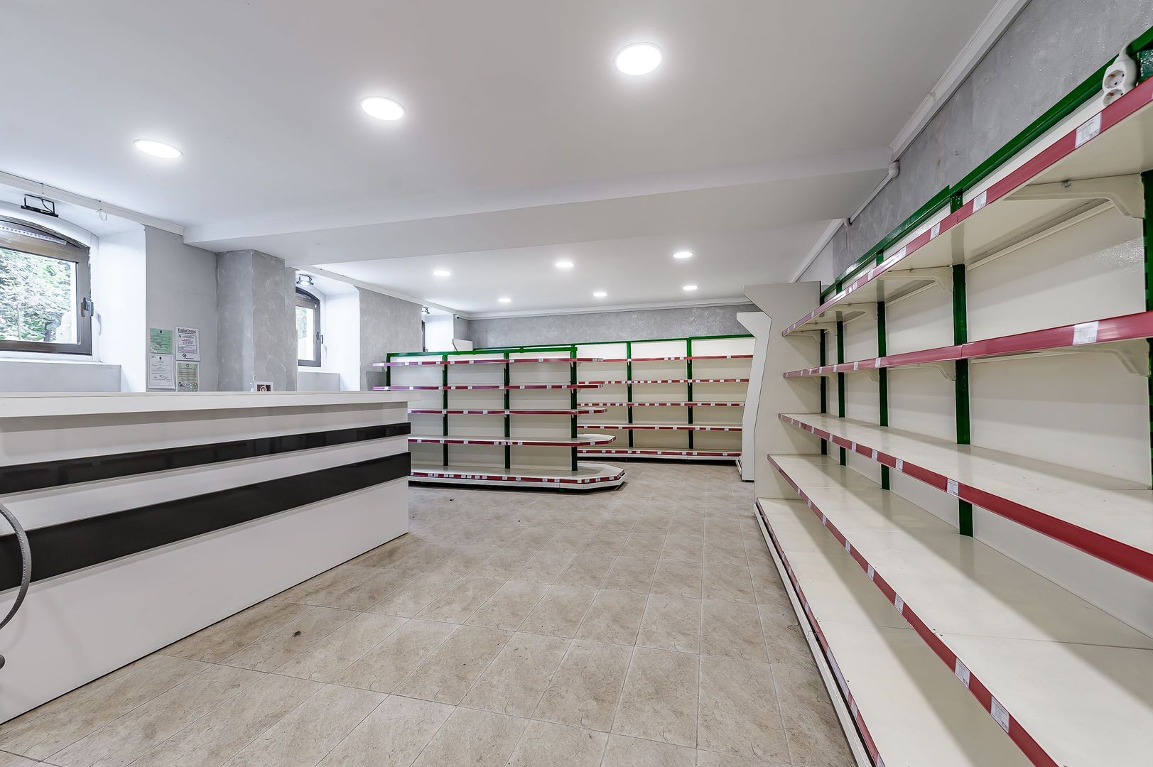 Spațiu comercial ultracentral, renovat, pe b-ul Revoluției, Arad. - Poză 4