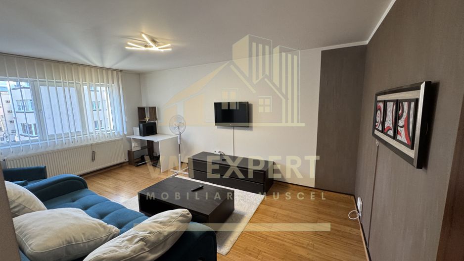 APARTAMENT 3 CAMERE ETAJ 4 TERASA  ZONA GRUI VILE CAMPULUNG - Poză 1