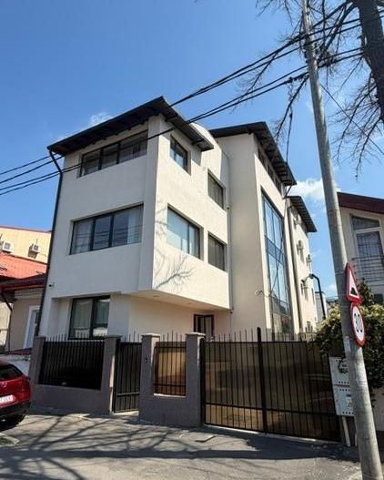 Clădire Multifuncțională 800 mp | Renovată 2024 | Ideală pentru Clinică, Birouri - Poză 1