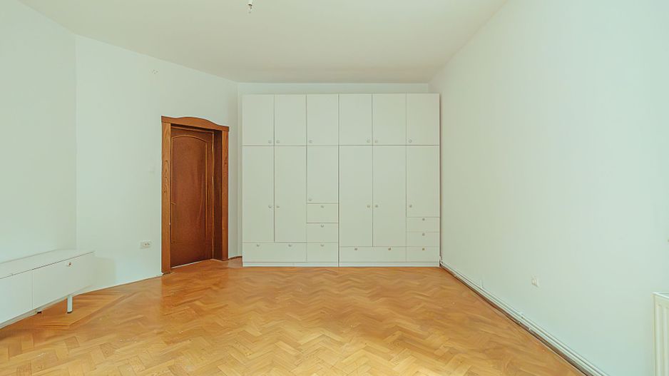 Ultracentral, apartament in casa, pretabil locuit si/sau birouri, pet friendly. - Poză 10