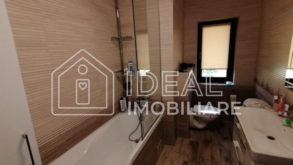 Casa moderna cu 4 camere, La  CHEIE in Poplaca - Poză 10