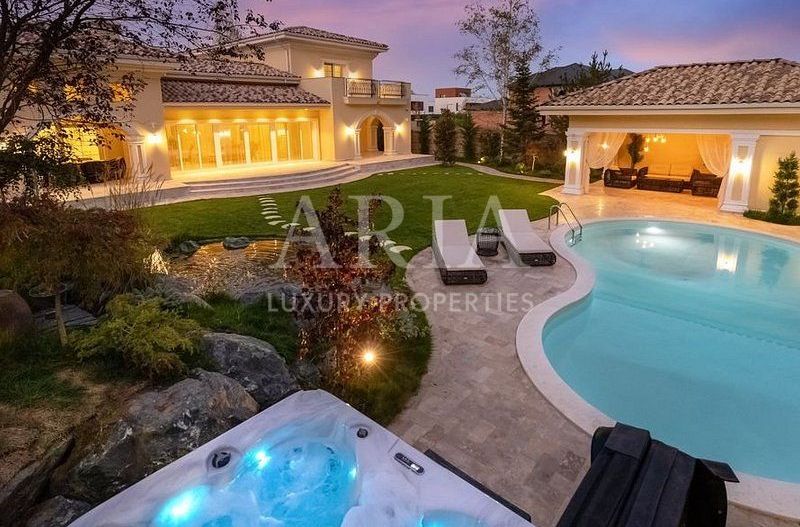 LUXURY MANSION NEAR THE FOREST - PIPERA TUNARI - Poză 2