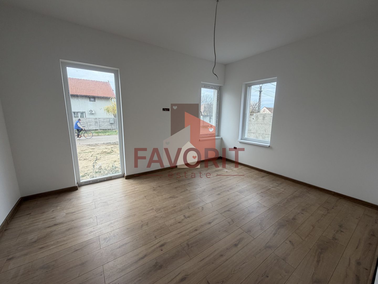 Finisat la cheie. Bucatarie inchisa. Acces asfaltat - Poză 5