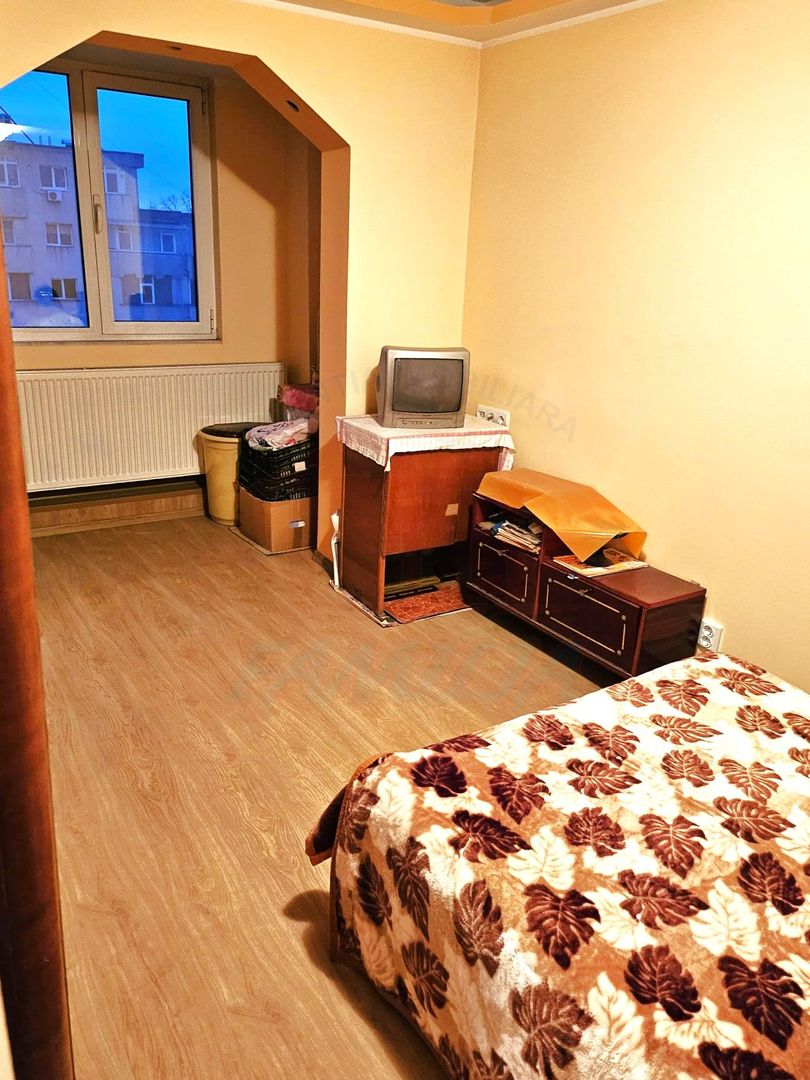 56.ooo Euro negociabil, 55 mp, 2 camere, etaj 4 din 5, liber, zona I.R - Poză 7