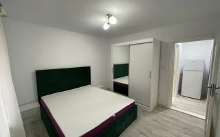De închiriat apartament cu 3 camere, zona Piața Mare - Poză 1