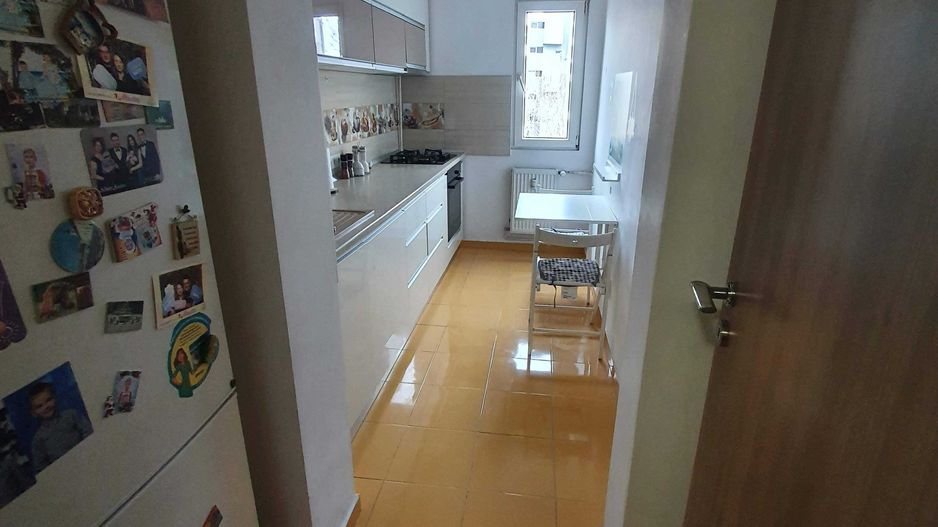 Vanzare Apartament 3 camere , 68 mp, renovat, vedere spate, Bd. Timișoara - Poză 3