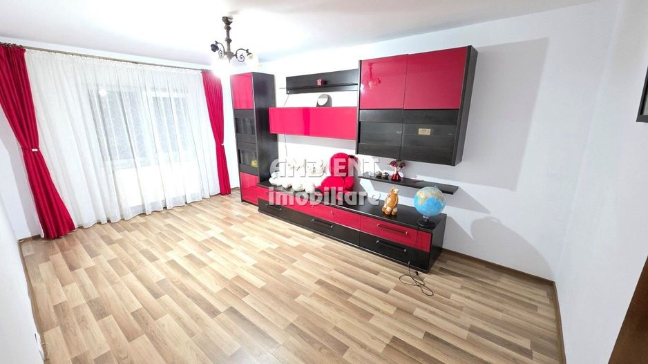 Apartament 3 camere, etaj 1, mobilat și utilat, zona GARĂ; - Poză 1