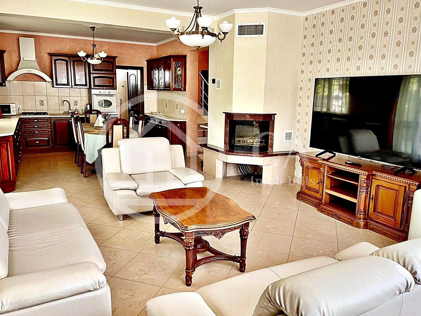 Casa cu 7 camere de inchiriat in zona Georghe Doja, Oradea - Poză 2