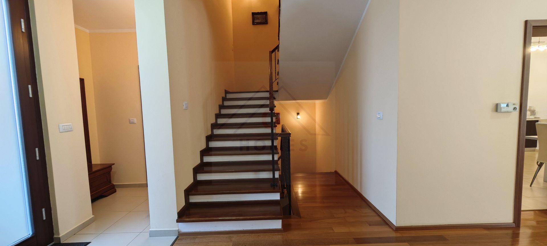 Casa spatioasa. Pretabil si pt. clinica, invatamant, camin varstnici. - Poză 27