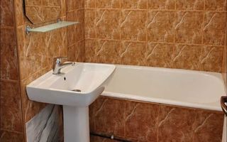 Apartament  2 camere ,decomandat , Bld.Alexandru cel bun 55 mp - Poză 7