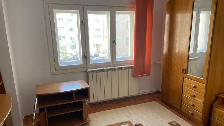 De Închiriat Apartament 3 Camere Unirii- Centrul Civic - Poză 4