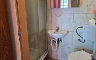 Garsoniera in casa, comuna Cristian,mobilata si utilata. - Poză 5