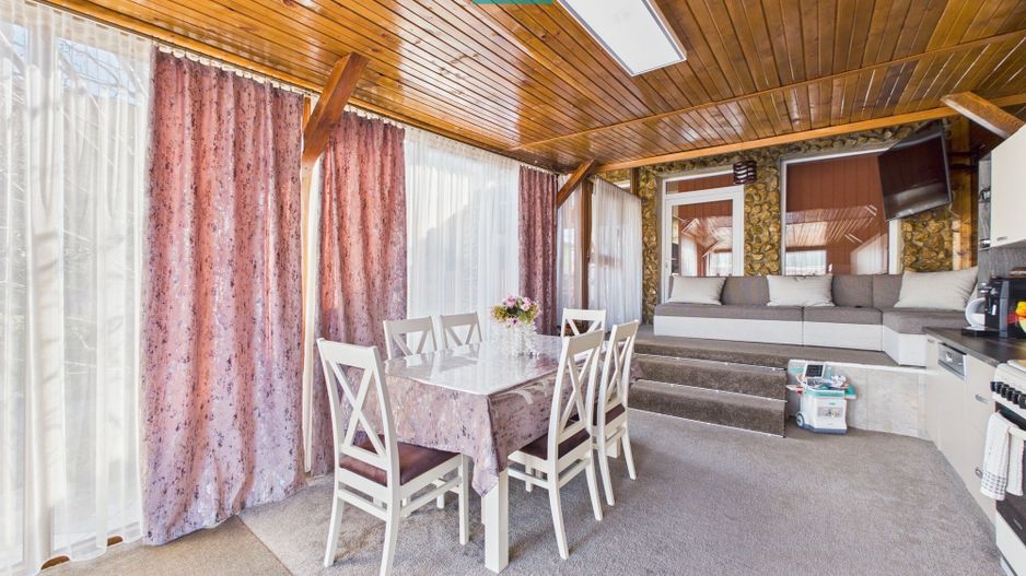 Casa cu potential multiplu in Curtici - Poză 34