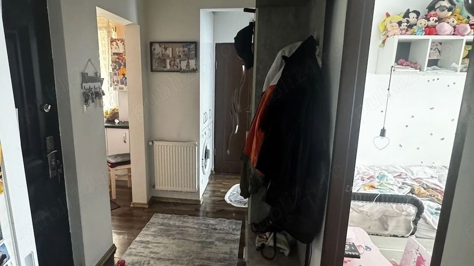 BRASADAS vinde ap 3 cam etaj 3/4 Carpați 1. - Poză 4