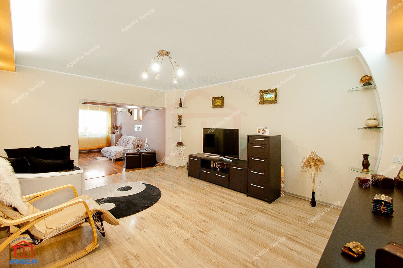 Vanzare apartament cu 3 camere Str. Domneasca, 104 mp, etaj 1. - Poză 1