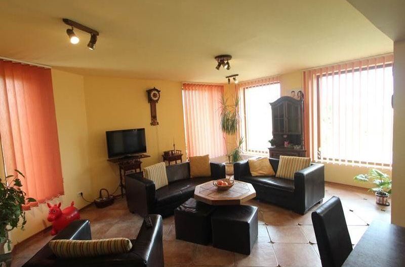 Casă / Vilă cu 9 camere de vânzare în zona Bogdanestilor - Poză 2