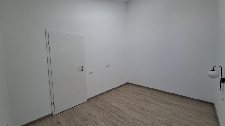 Apartament 2 camere in Vila , Centrala Proprie , Totul Nou L354 - Poză 2